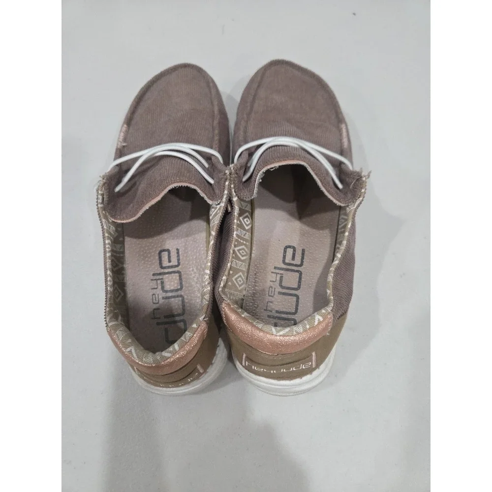 HEYDUDE Women's Wendy Corduroy Chestnut Size 8  Lace Up Loafers